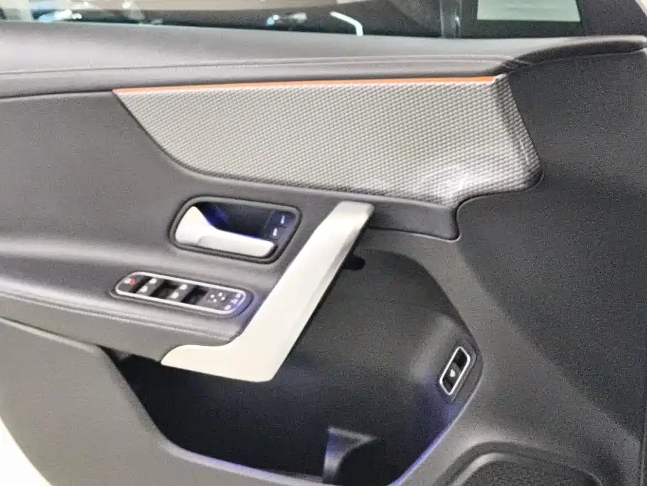 Mercedes-Benz A-Class — миниатюра 7