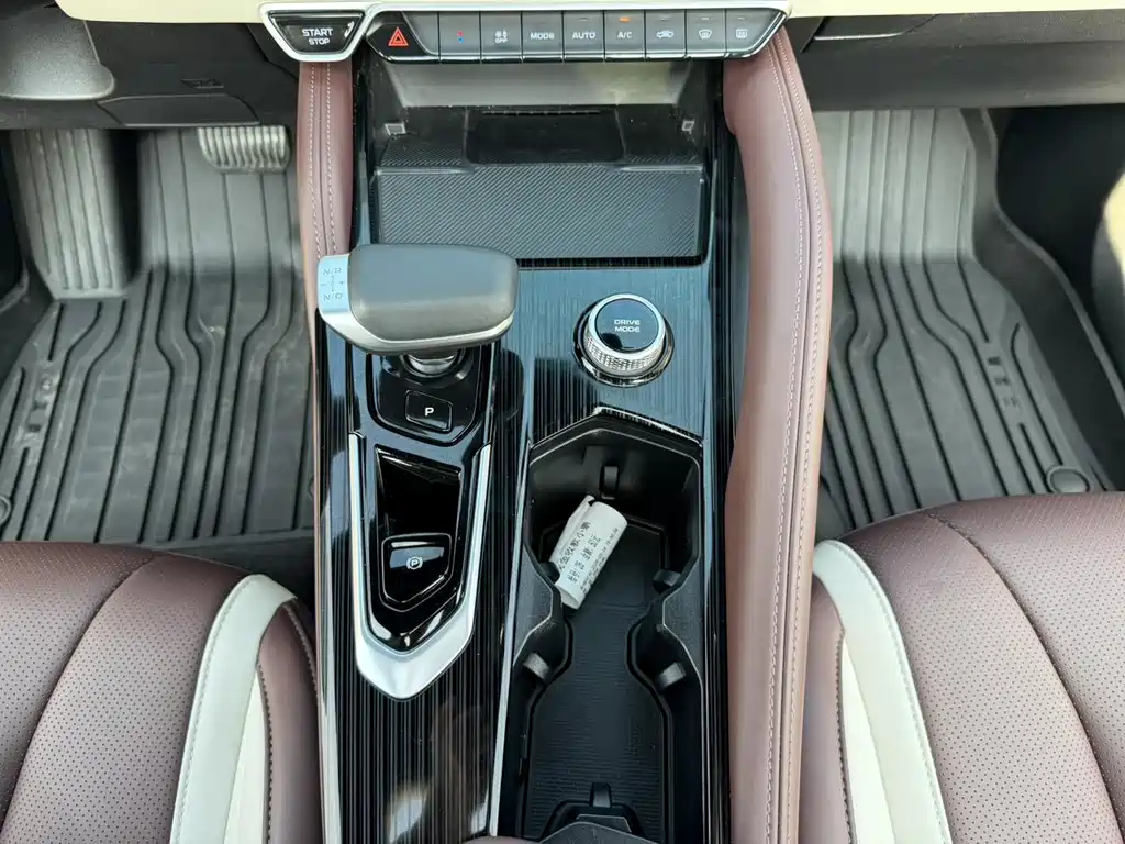 Geely Xingyue L — миниатюра 20