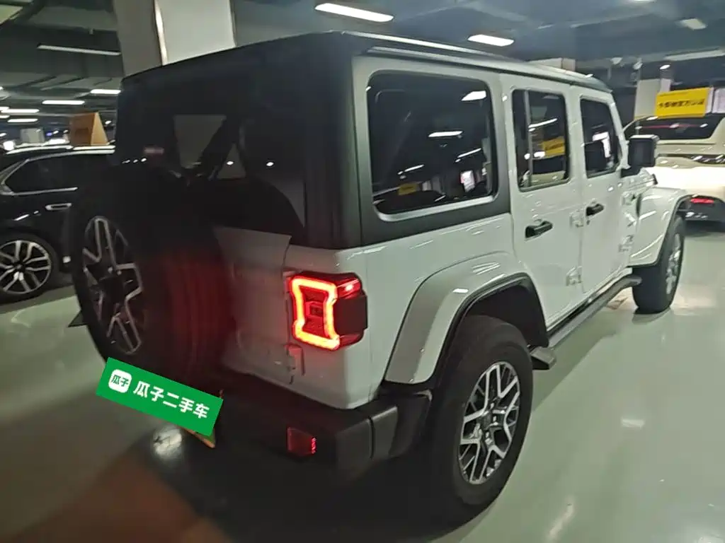Jeep Wrangler PHEV — миниатюра 7
