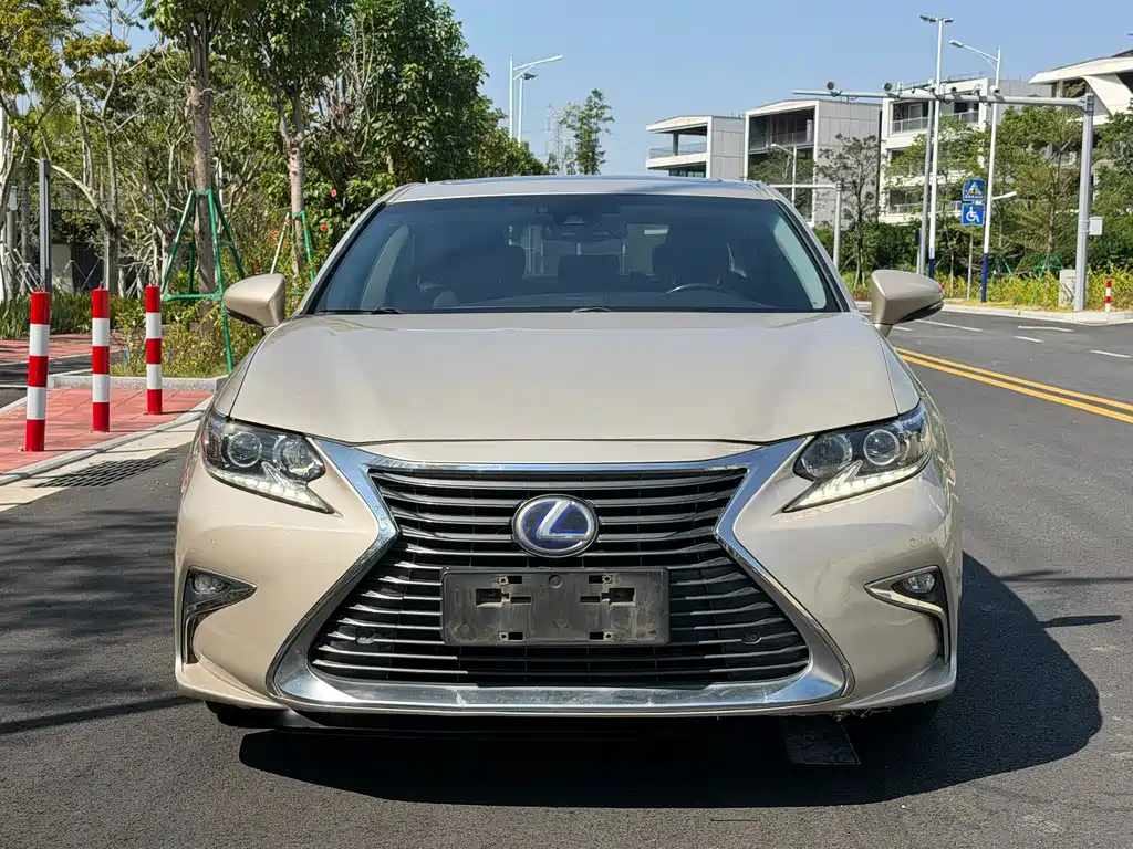Lexus ES — миниатюра 2