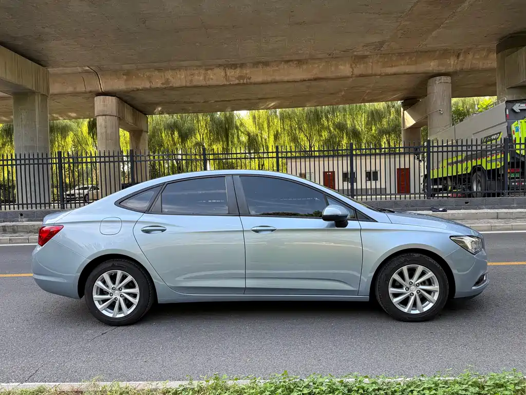 Buick Verano — миниатюра 4