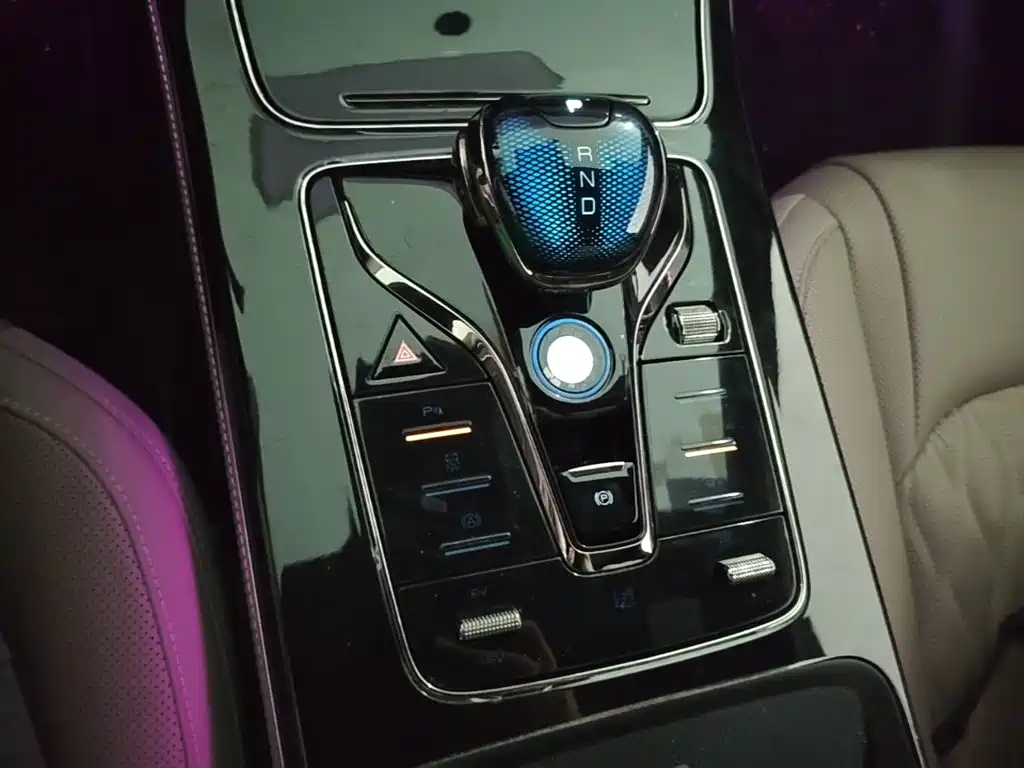 BYD Han — миниатюра 14