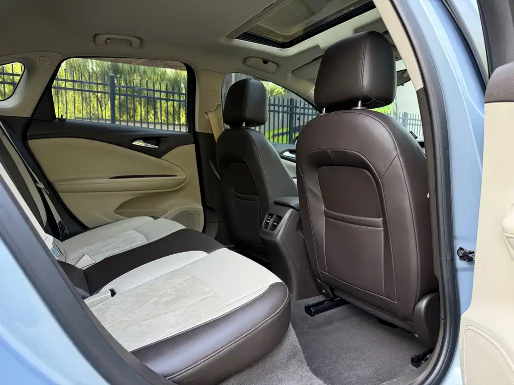 Buick Verano — миниатюра 10