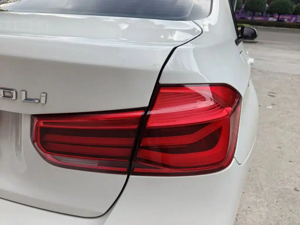 BMW 3 Series — миниатюра 8