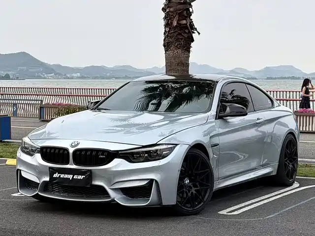 BMW M 4 2017 M 4 — фото 1
