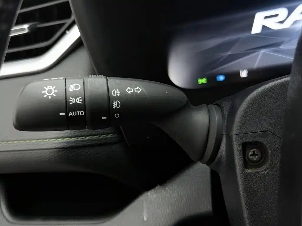Toyota RAV4 — миниатюра 21