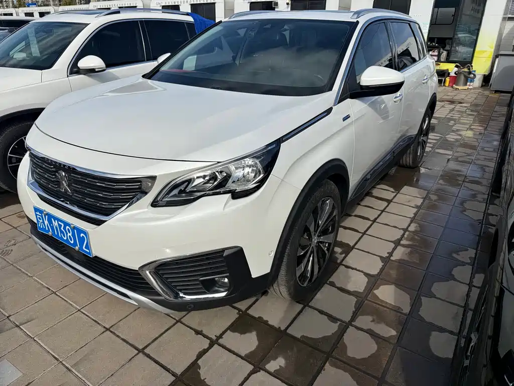Peugeot 5008
