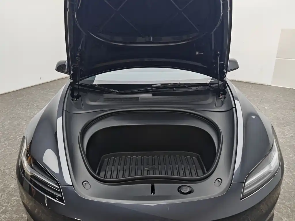 Tesla Model 3 — миниатюра 13