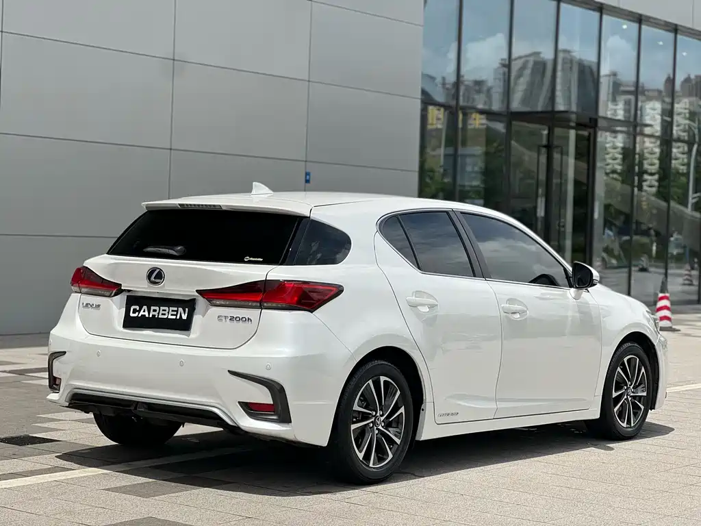 Lexus CT 2017 CT200h Comfort V