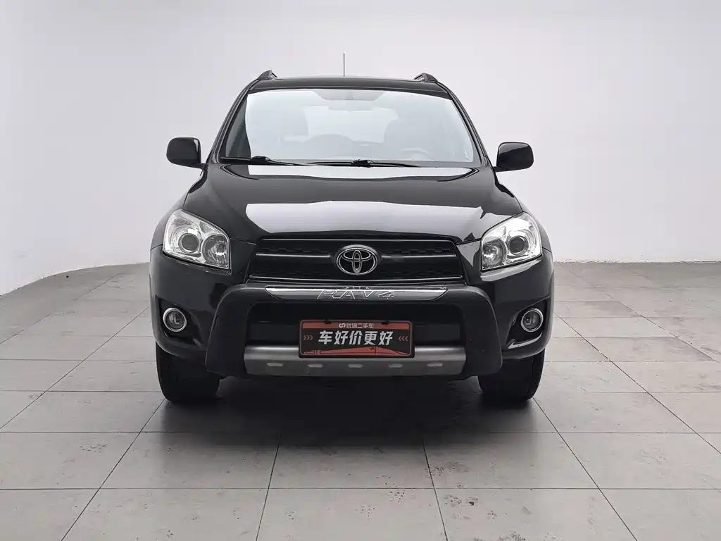 Toyota RAV4 — миниатюра 3