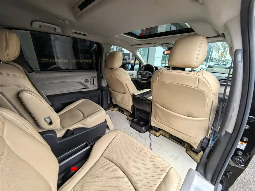 Toyota Sienna 2021 2.5L Comfort