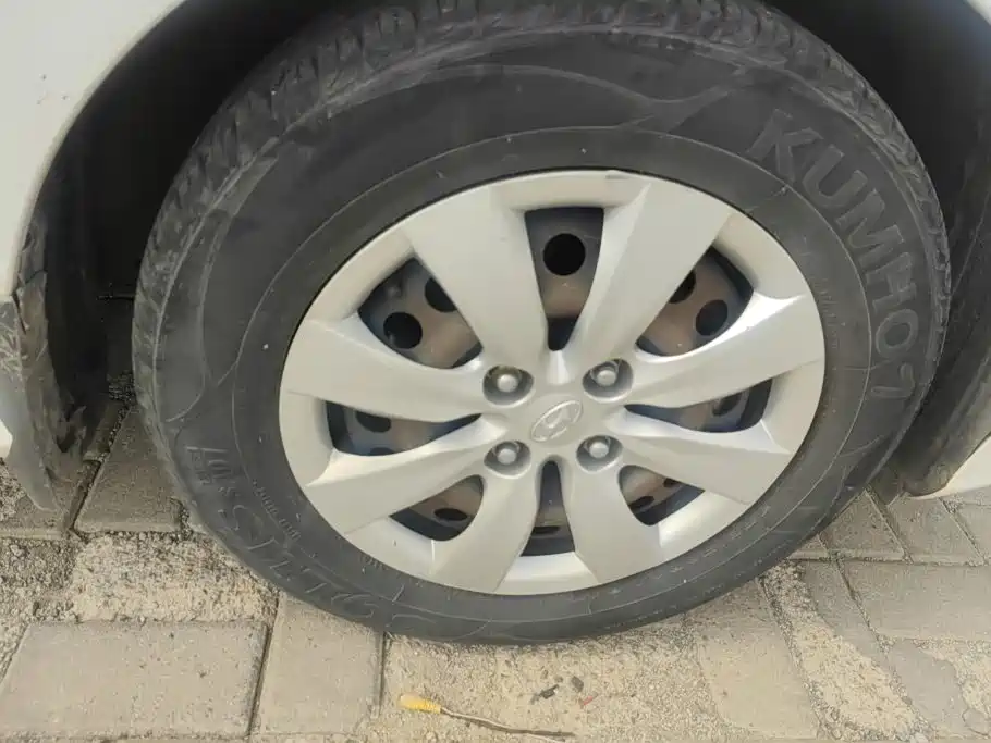 Hyundai Verna — миниатюра 6