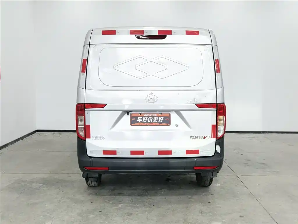 CHANGAN CROSS STAR V3