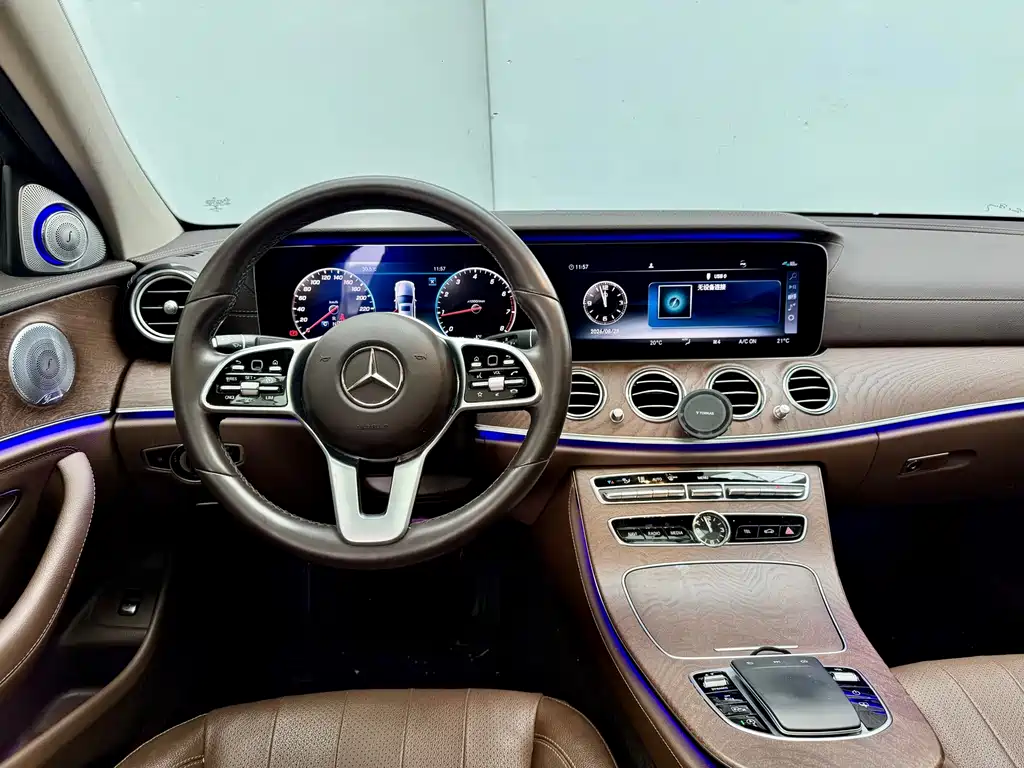 Mercedes-Benz E-Class — миниатюра 20
