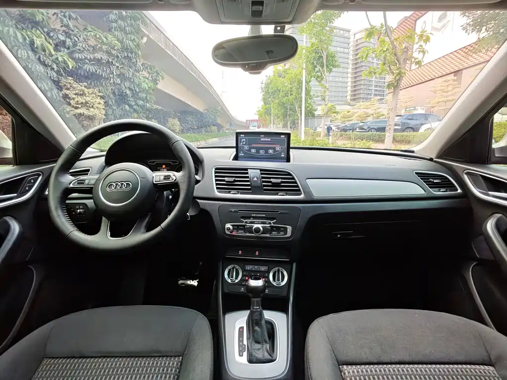 Audi Q3 2015 30 TFSI