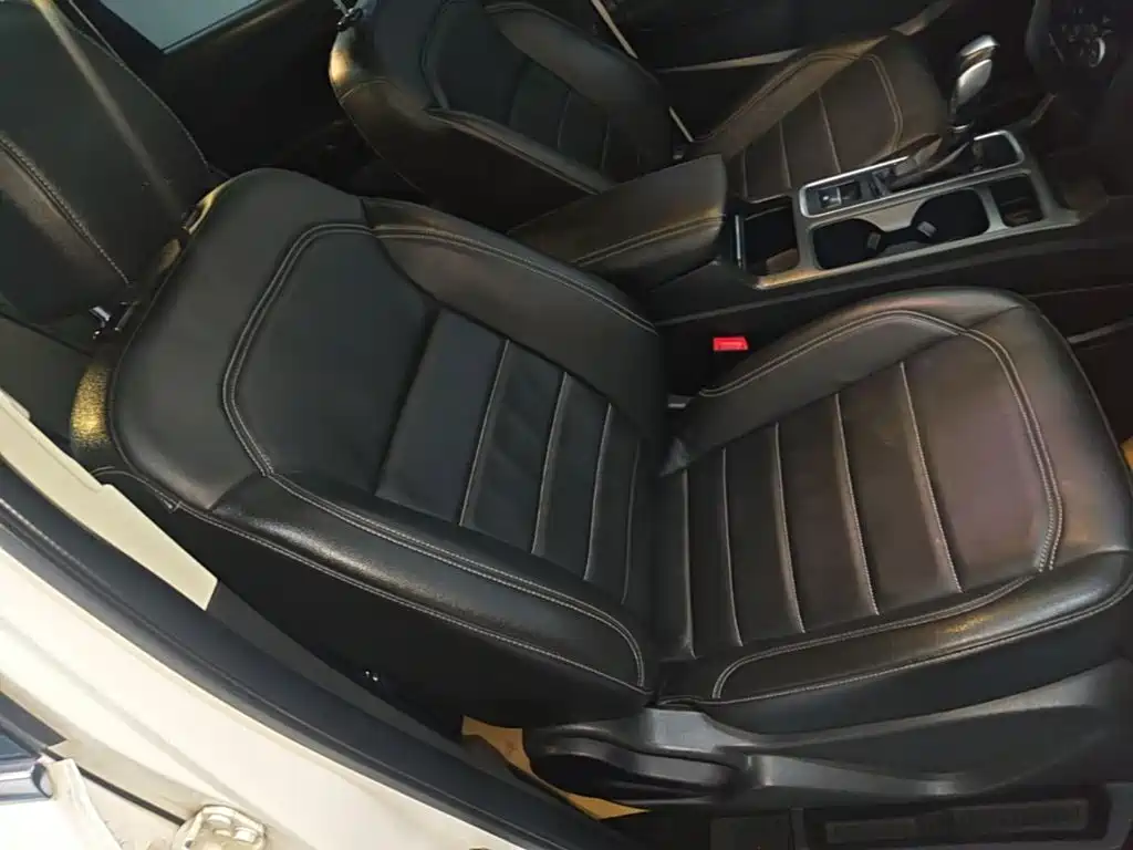 Ford Kuga — миниатюра 25