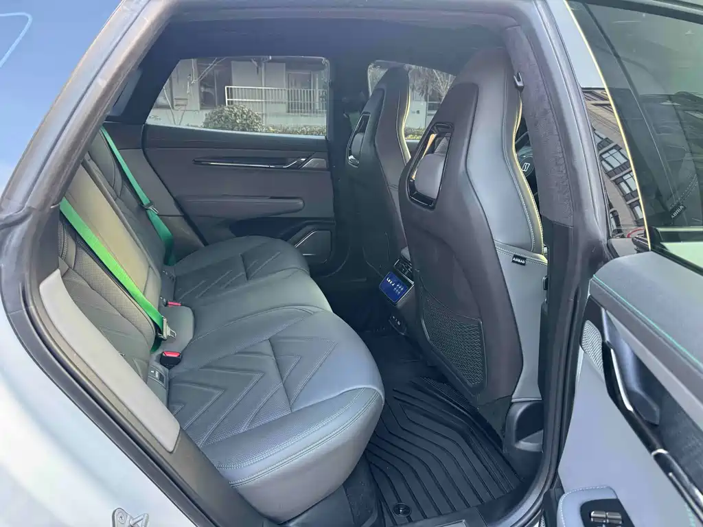 ZEEKR EXTREME KRYPTON 001