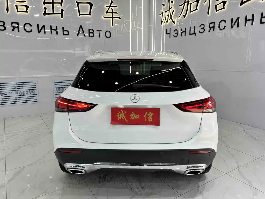 MERCEDES-BENZ GLA