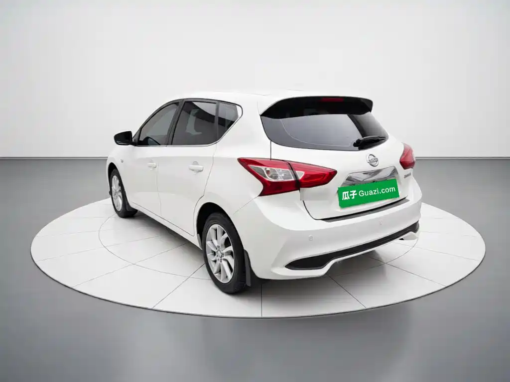 Nissan Tiida — миниатюра 4