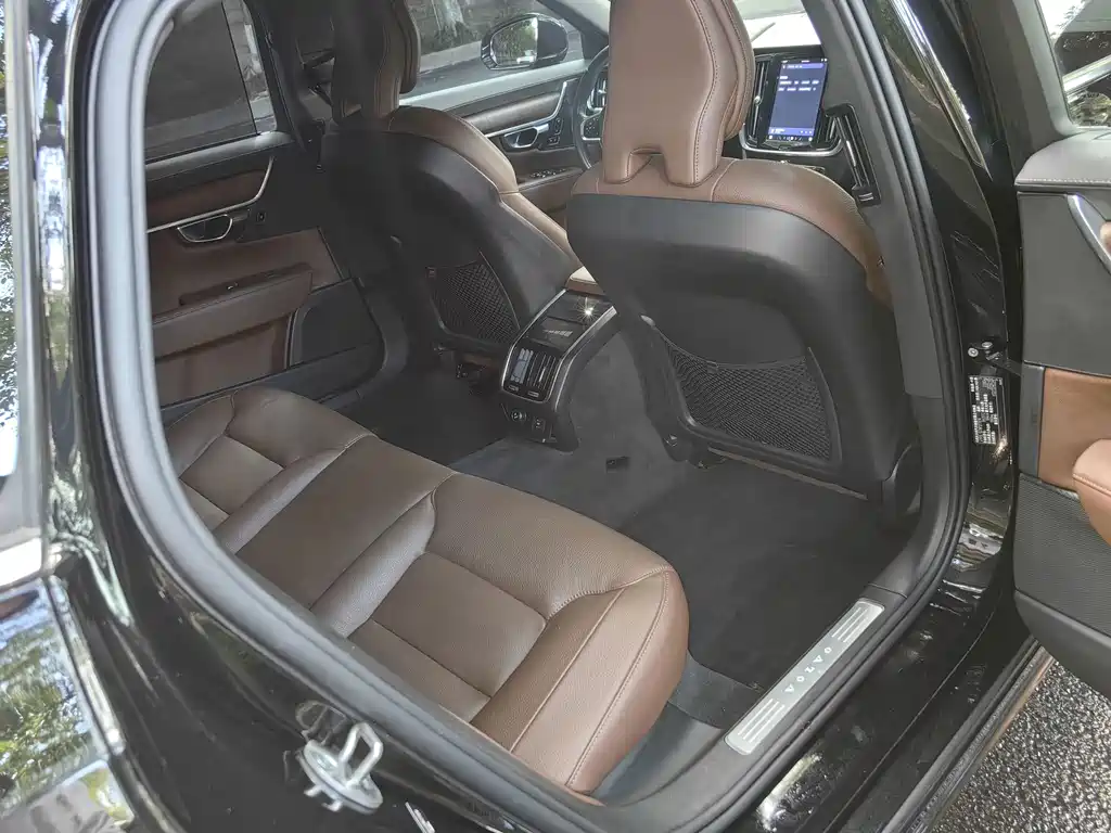 Volvo S90 — миниатюра 8