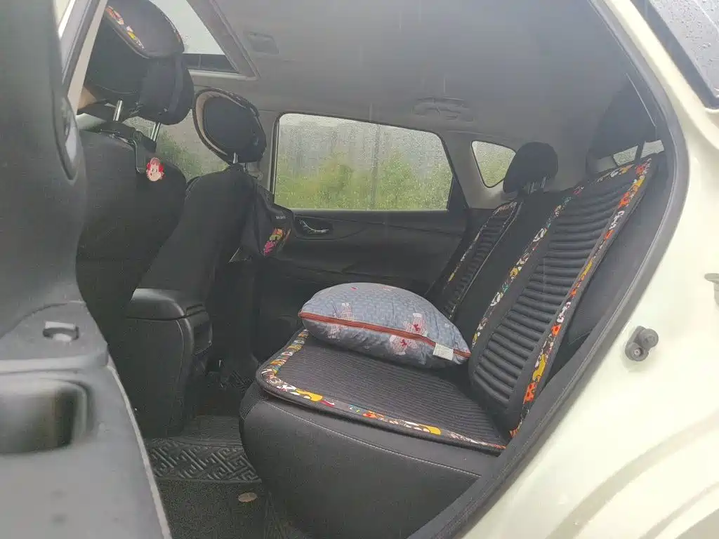 Nissan Tiida — миниатюра 16