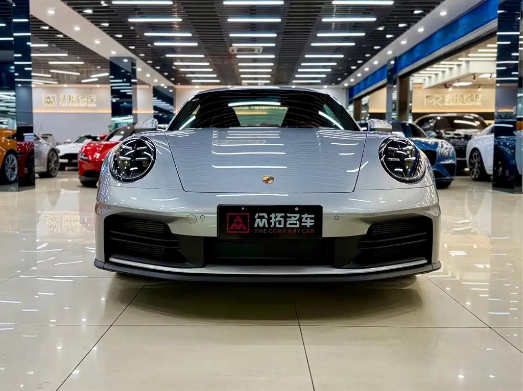 PORSCHE 911