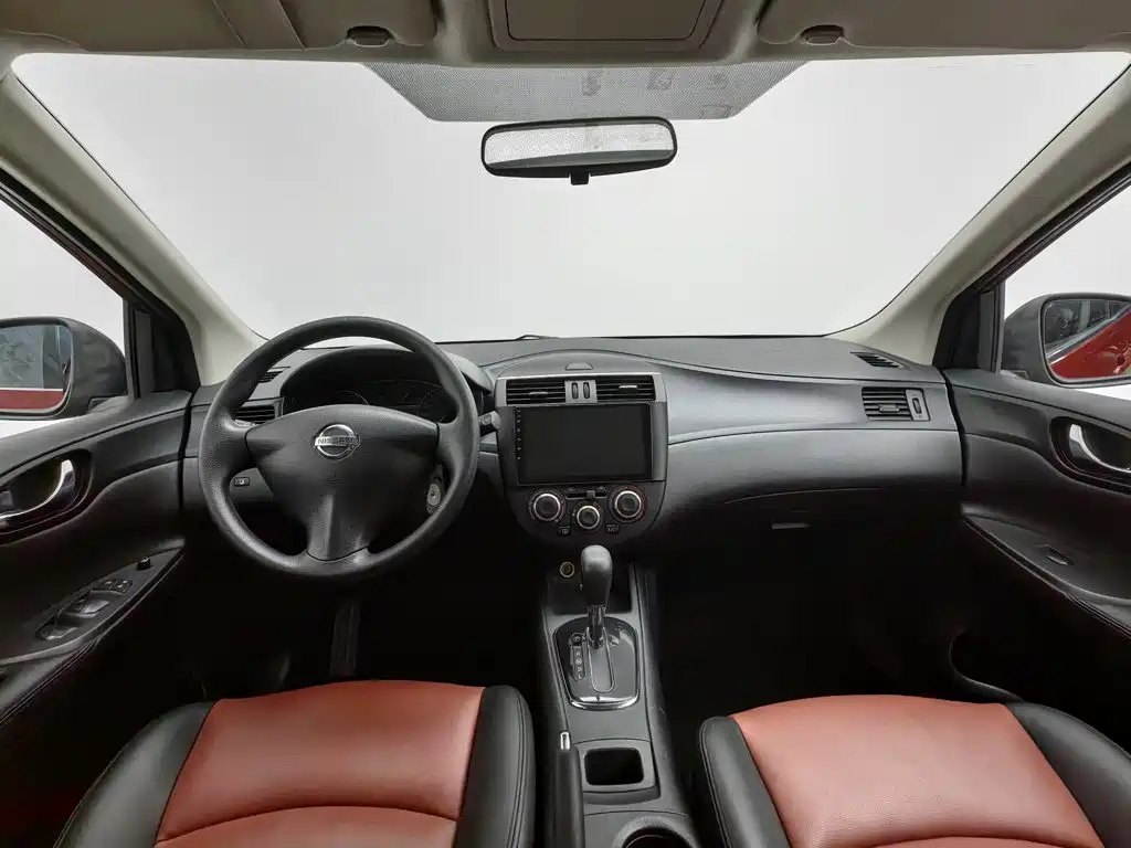 Nissan Tiida — миниатюра 5