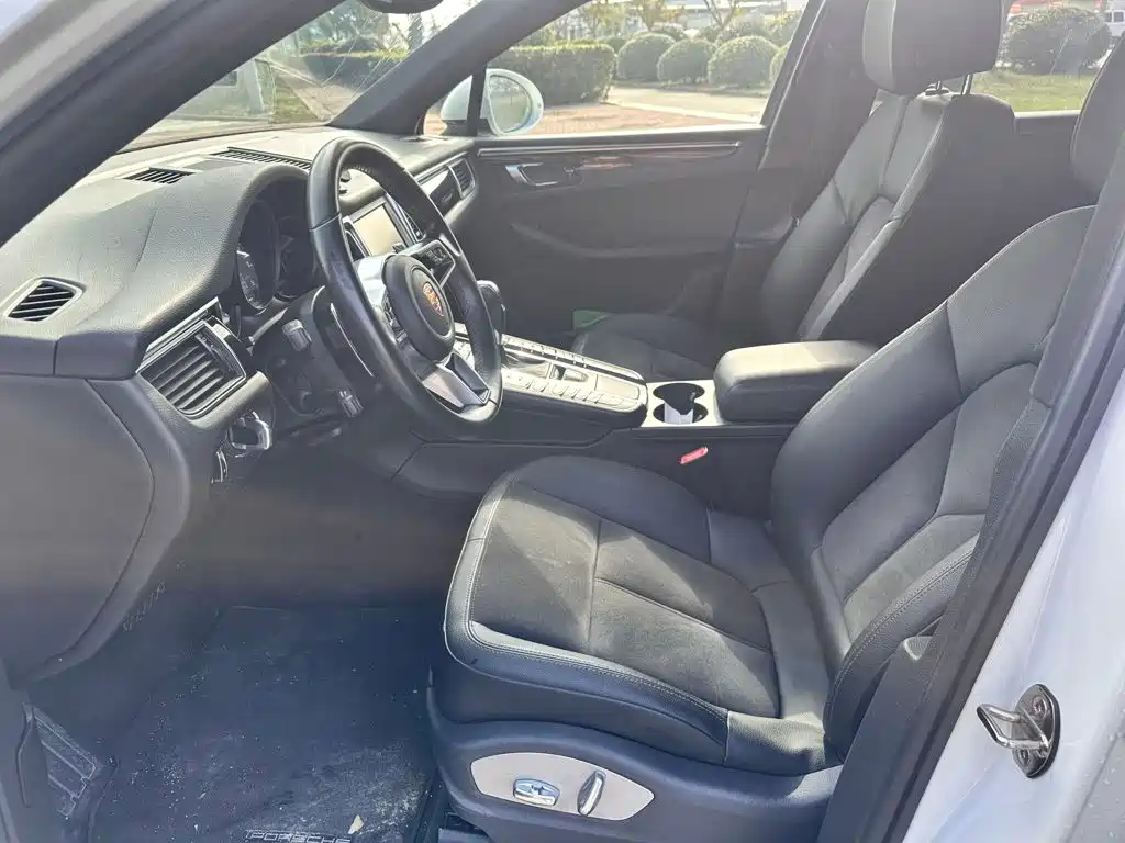 Porsche Macan — миниатюра 7