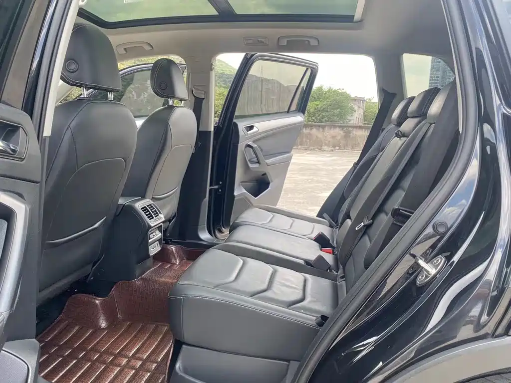 Volkswagen Tiguan L — миниатюра 8