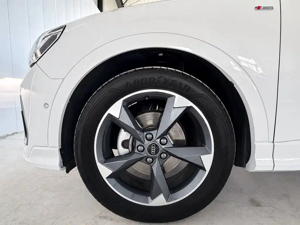 Audi Q3 — миниатюра 20
