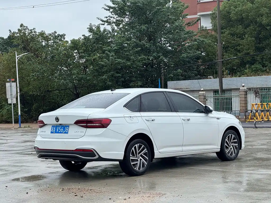 Volkswagen Lavida — миниатюра 11