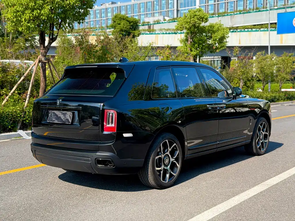 Rolls-Royce Cullinan — миниатюра 5