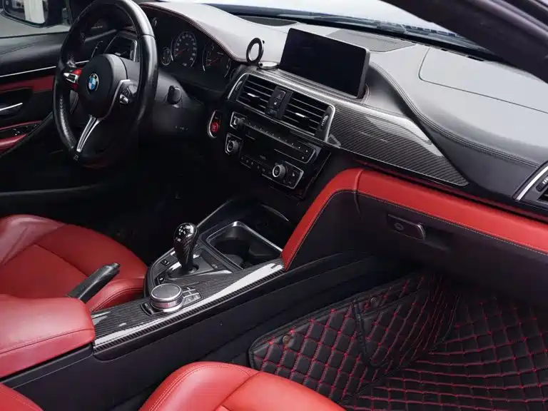 BMW M4 — миниатюра 12