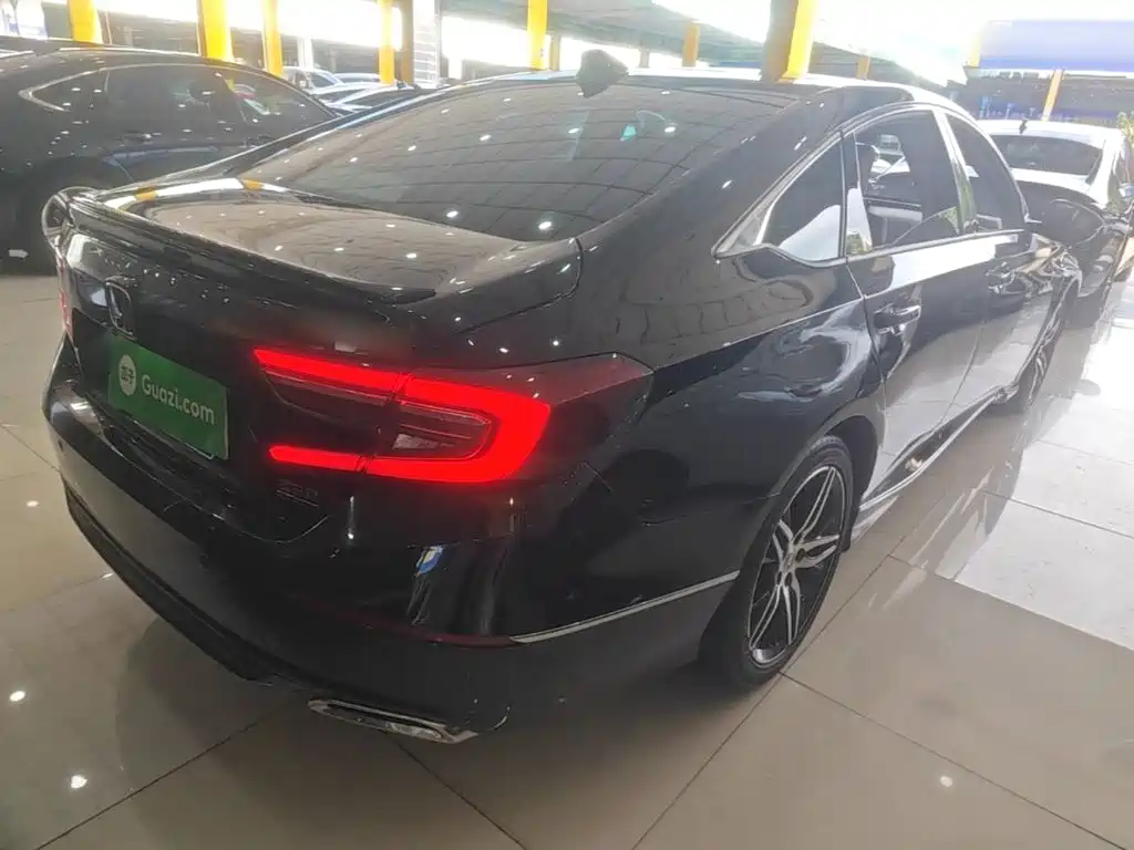 Honda Accord — миниатюра 7
