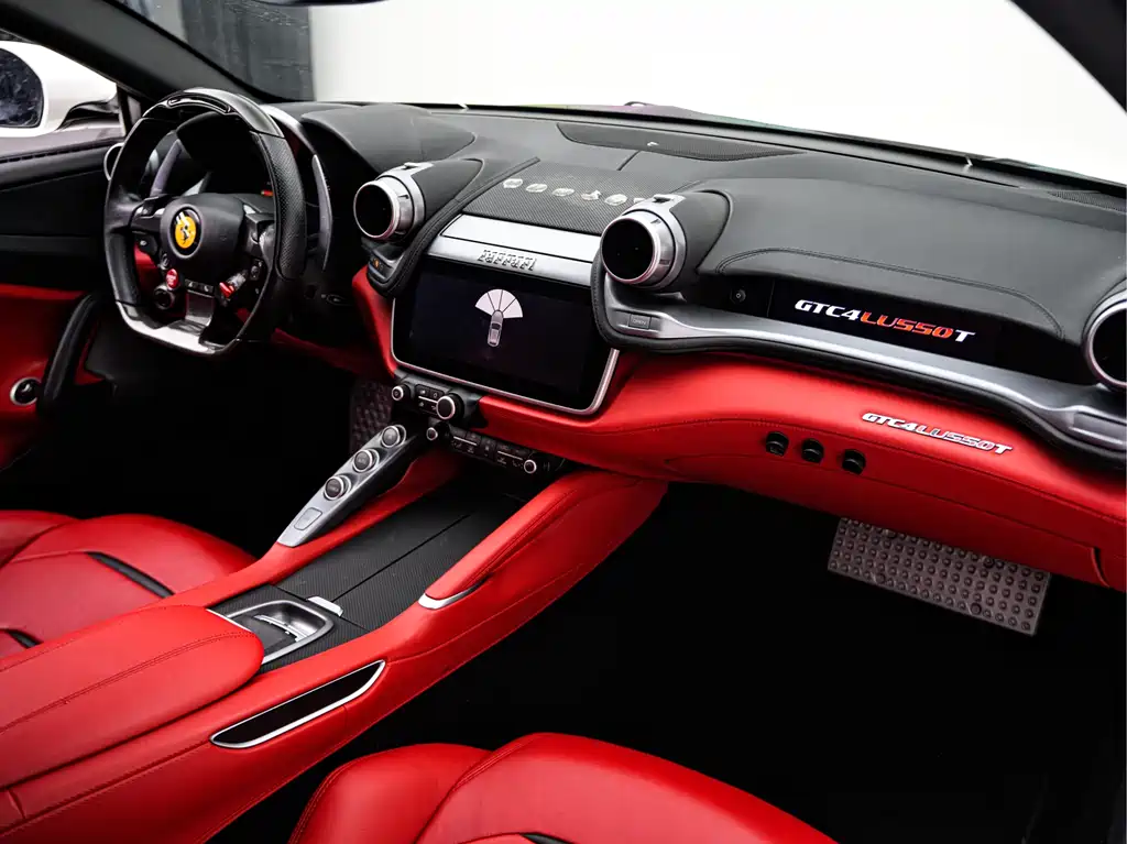 FERRARI GTC4LUSSO