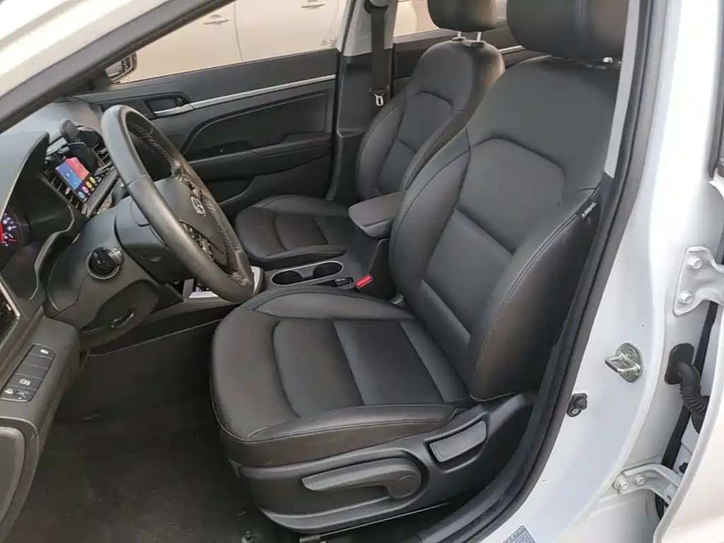 Hyundai Elantra — миниатюра 15