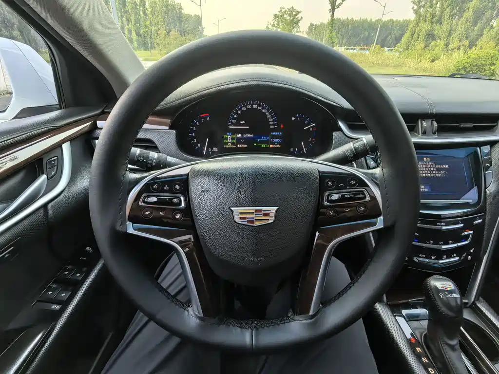 Cadillac XTS — миниатюра 7