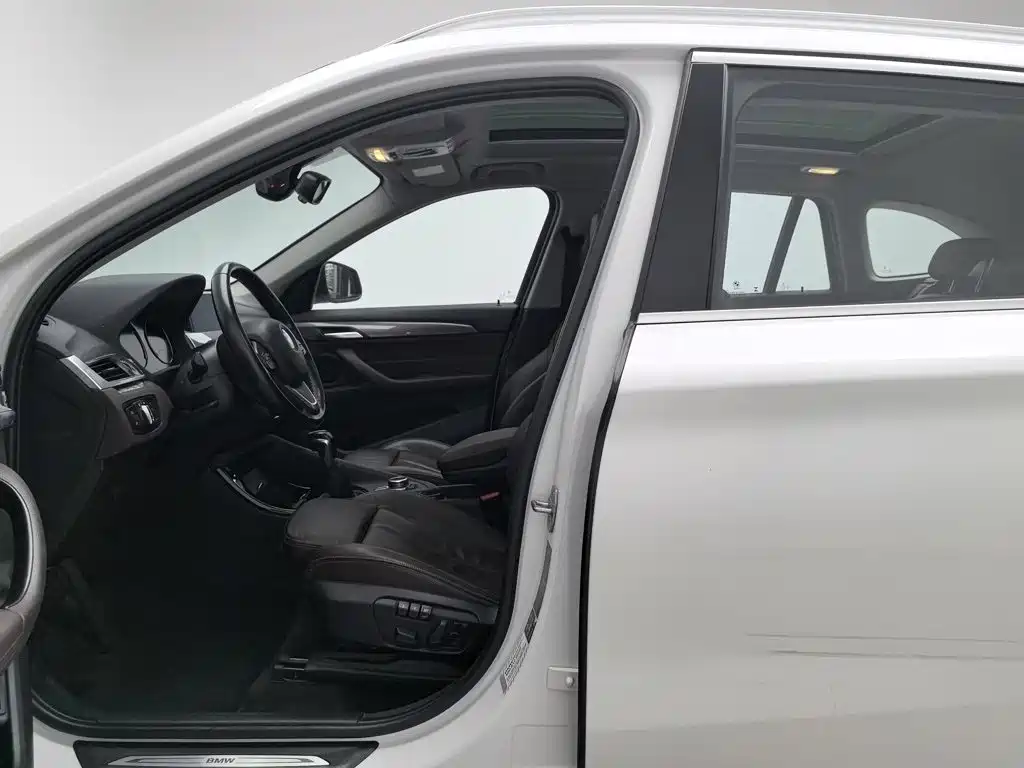 BMW X1 — миниатюра 10