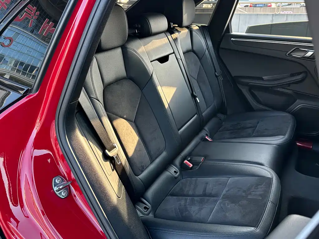 Porsche Macan — миниатюра 12