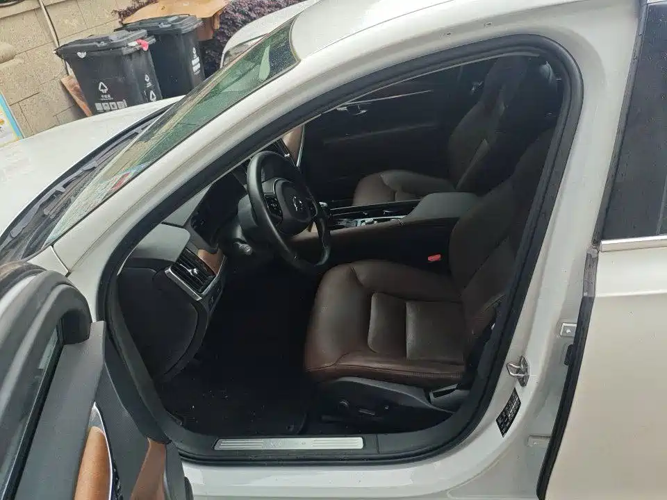 Volvo S90 2019 T5