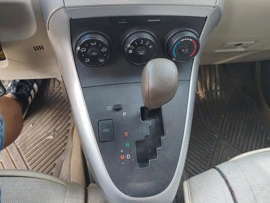 Toyota Verso — миниатюра 16