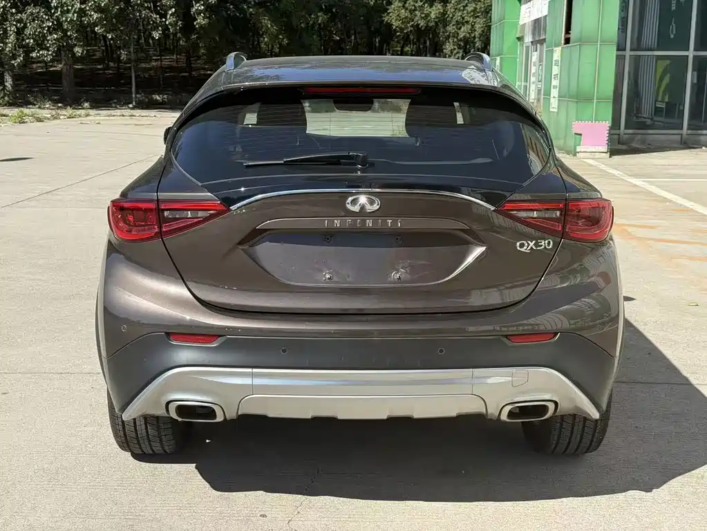 Infiniti QX30 — миниатюра 10