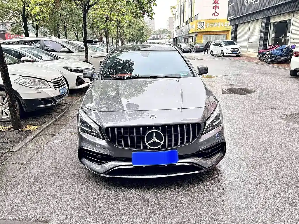 MERCEDES-BENZ CLA