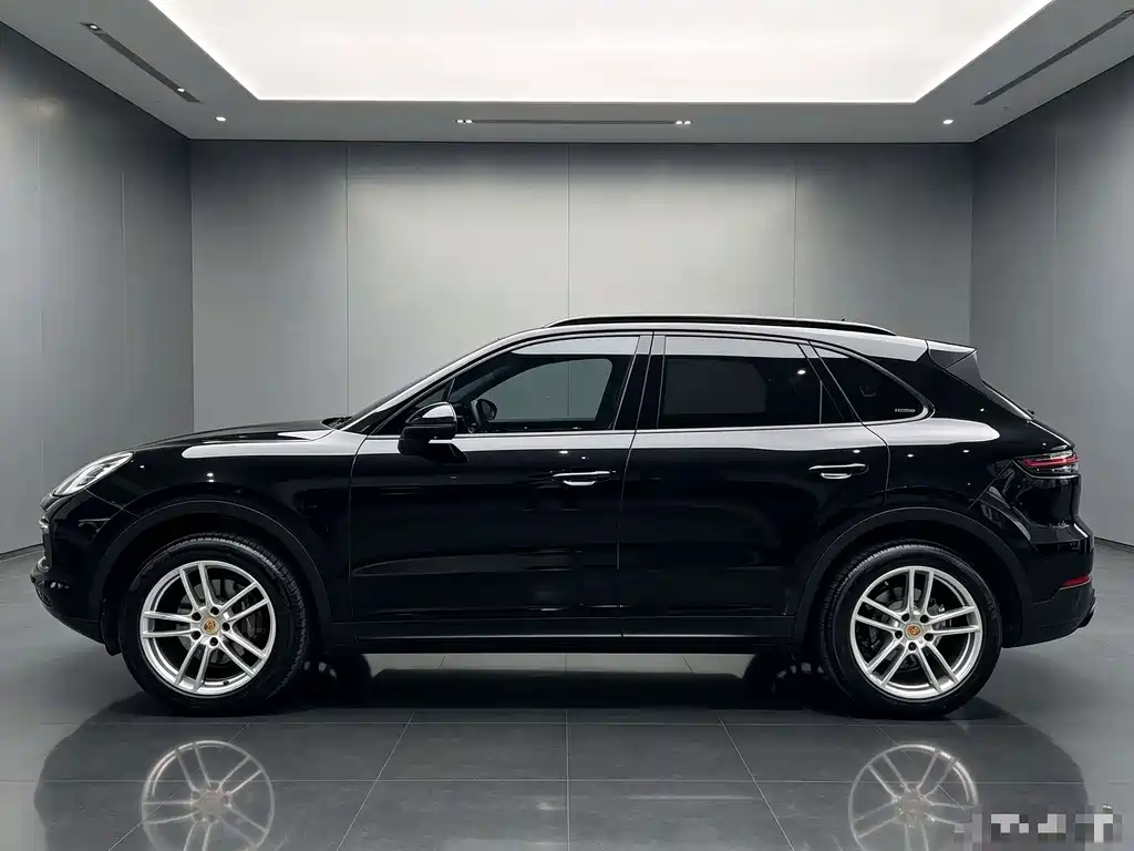 Porsche Cayenne — миниатюра 7