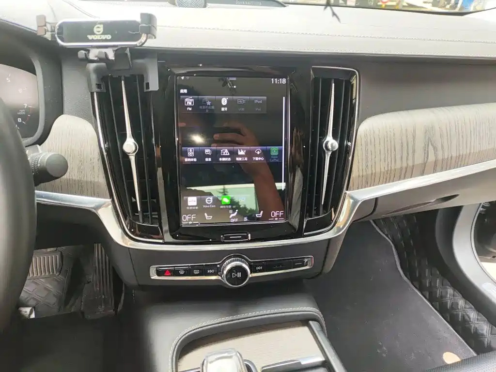 Volvo S90 — миниатюра 9