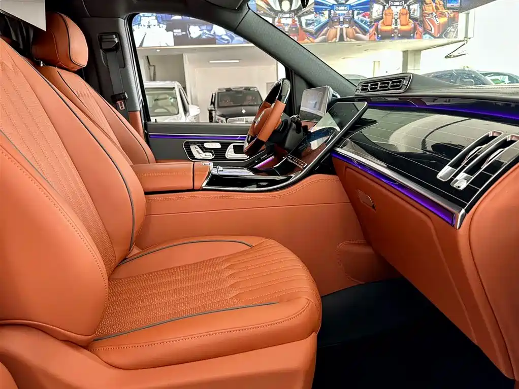 Mercedes-Benz Vito 2024 2.0T Elite 7 мест