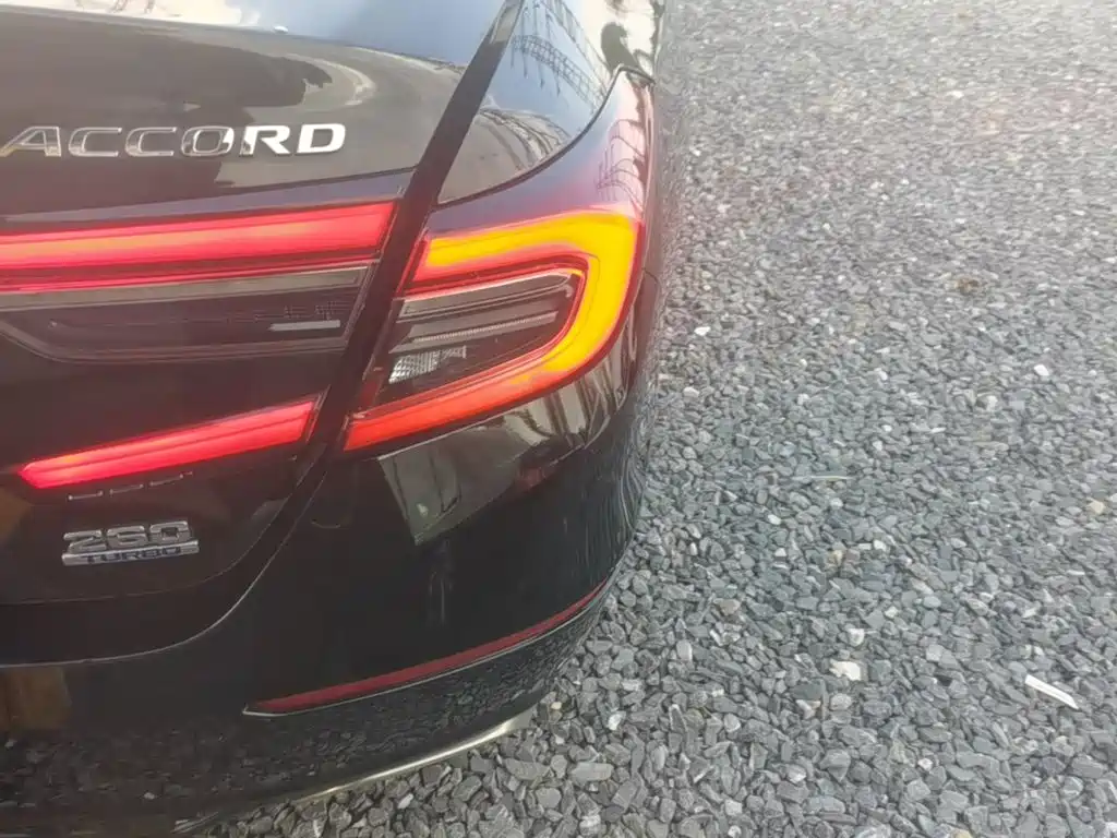 Honda Accord — миниатюра 8