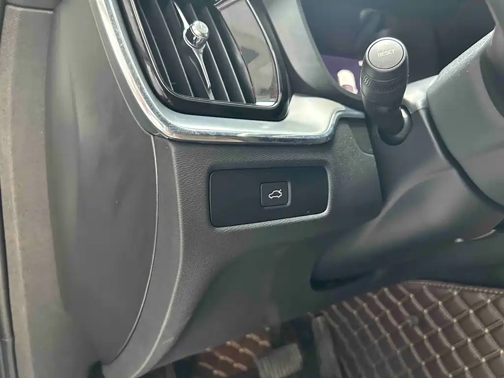 Volvo XC60 — миниатюра 13