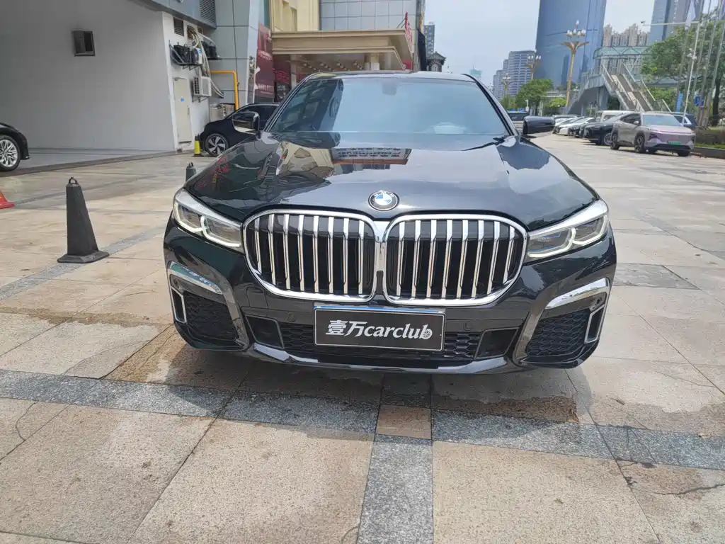 BMW 7 Series — миниатюра 2