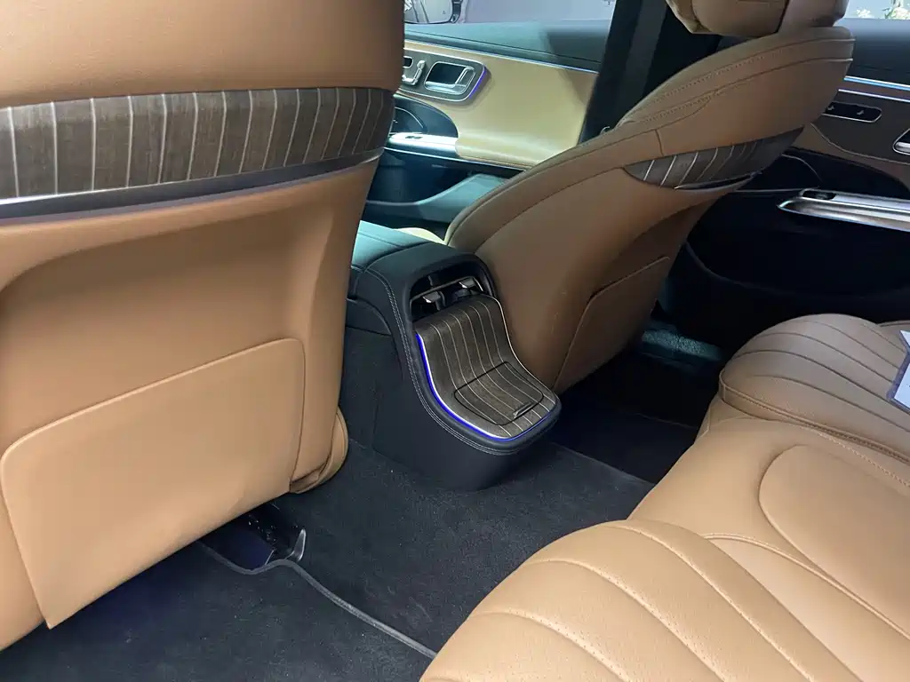 Mercedes-Benz E-Class — миниатюра 10